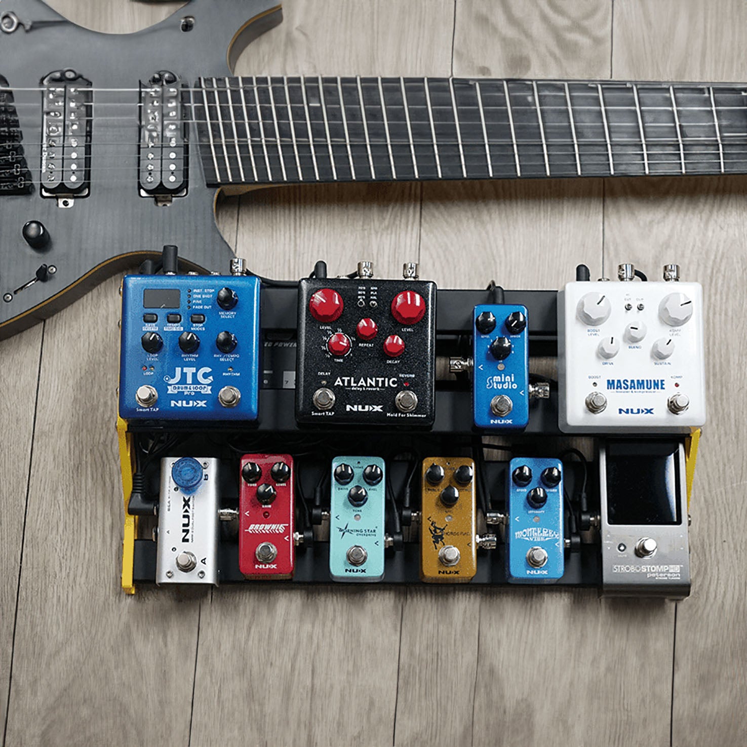 Large Bumblebee Pedalboard + Bag + Accessories - Apollo Music School