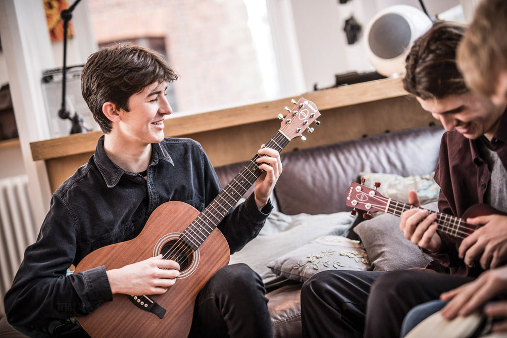 Sapele compact acoustic guitar - Apollo Music School