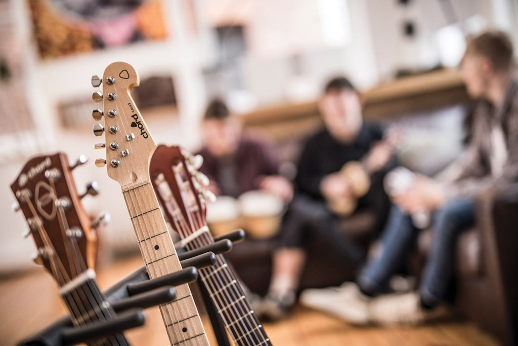 Sapele compact acoustic guitar - Apollo Music School