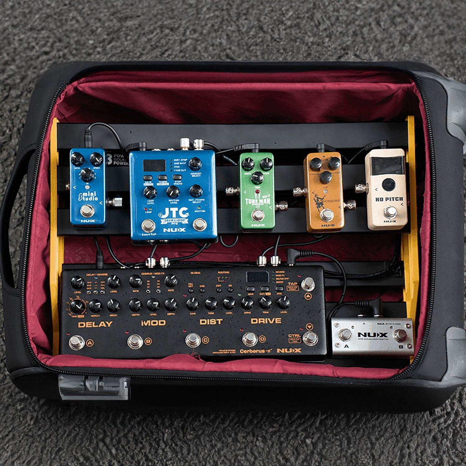 Large Bumblebee Pedalboard + Bag + Accessories - Apollo Music School
