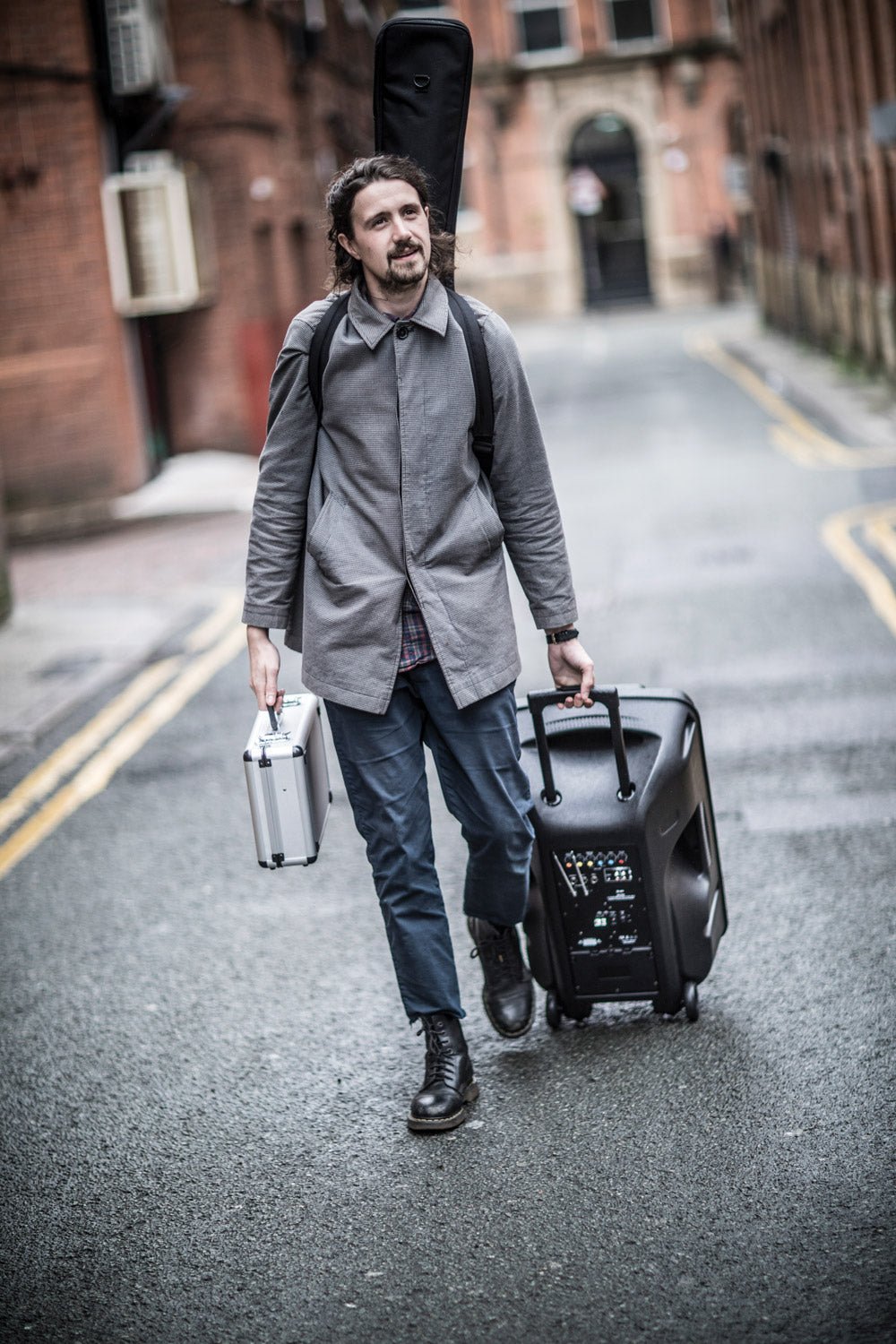 Microphone flight case. - Apollo Music School