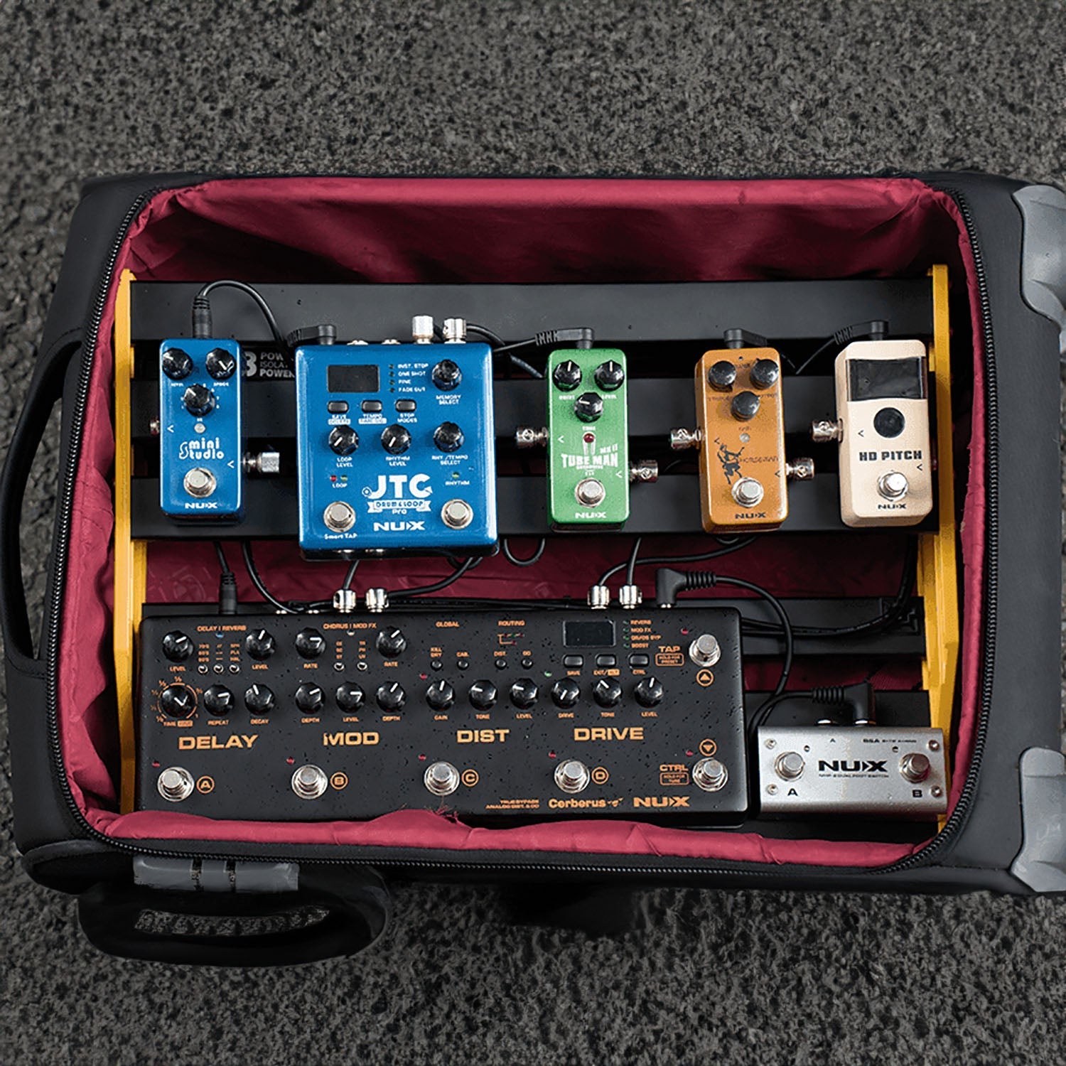Medium Bumblebee Pedalboard + Bag + Accessories - Apollo Music School