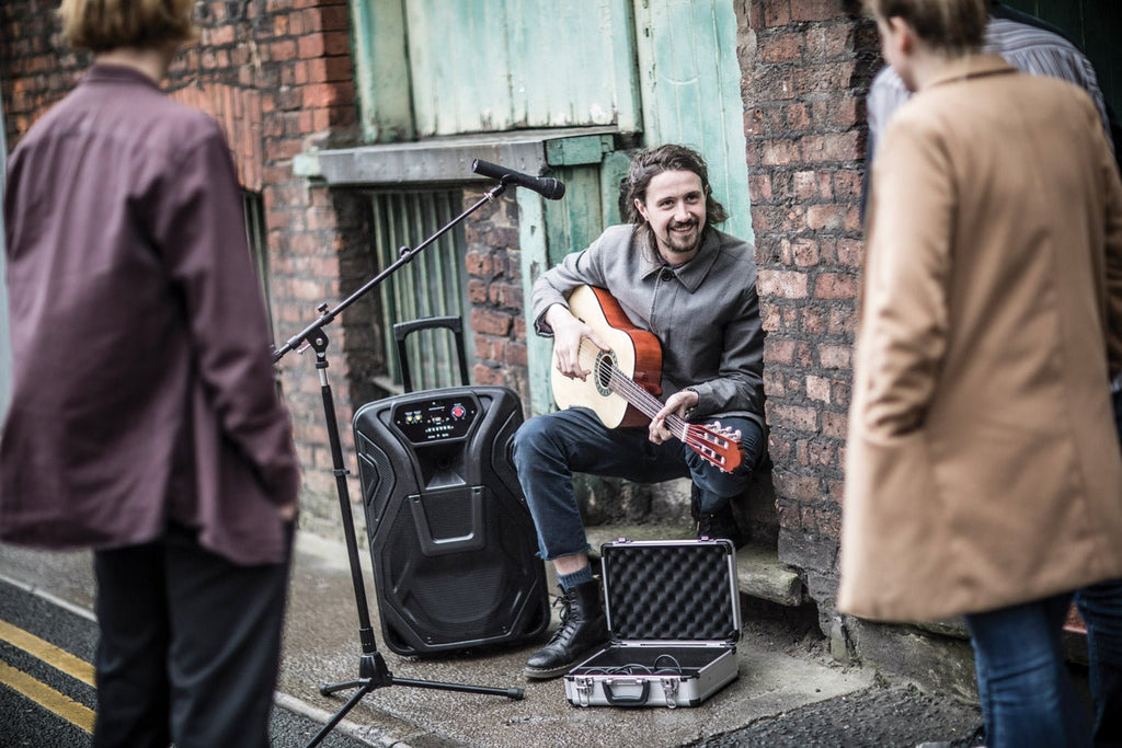 Microphone flight case. - Apollo Music School